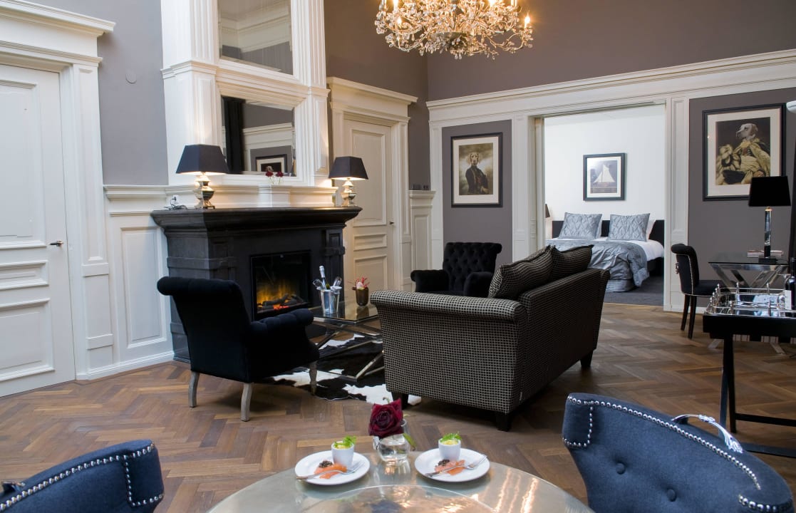 Suite Post Plaza Hotel & Grand Café