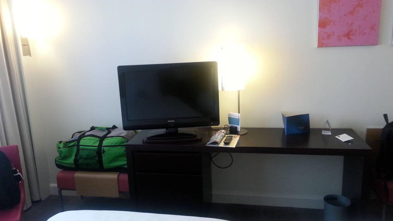 Schreibtisch - Ablage Hotel Novotel Aachen-City