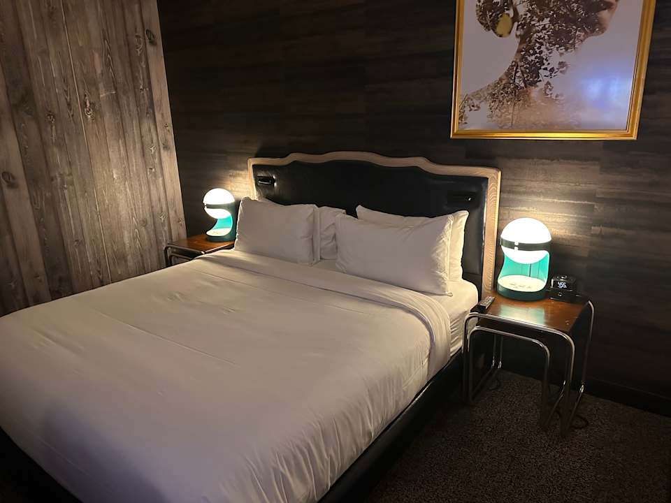 Zimmer New York Renaissance Home and Guest House