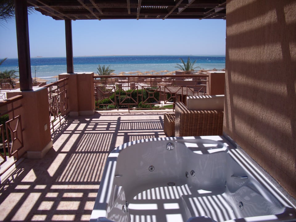 Unsere Terrasse mit Jacuzzi Shams Prestige Abu Soma-Adults Only