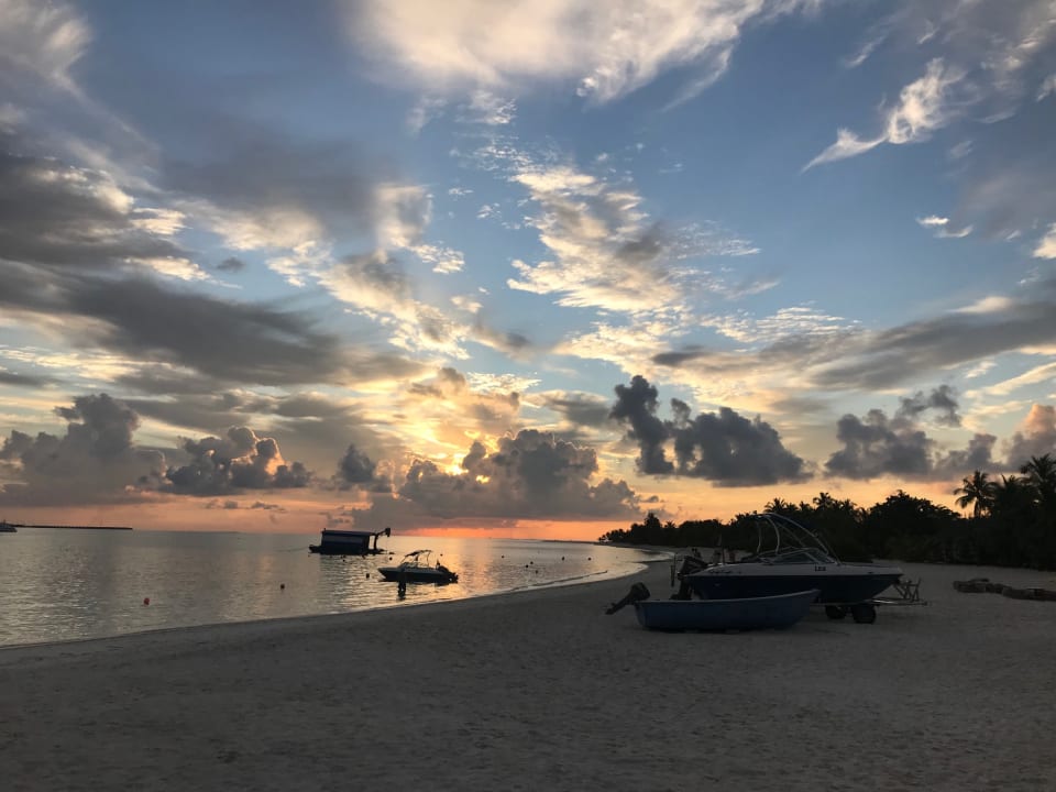 Strand Kuredu Island Resort & Spa