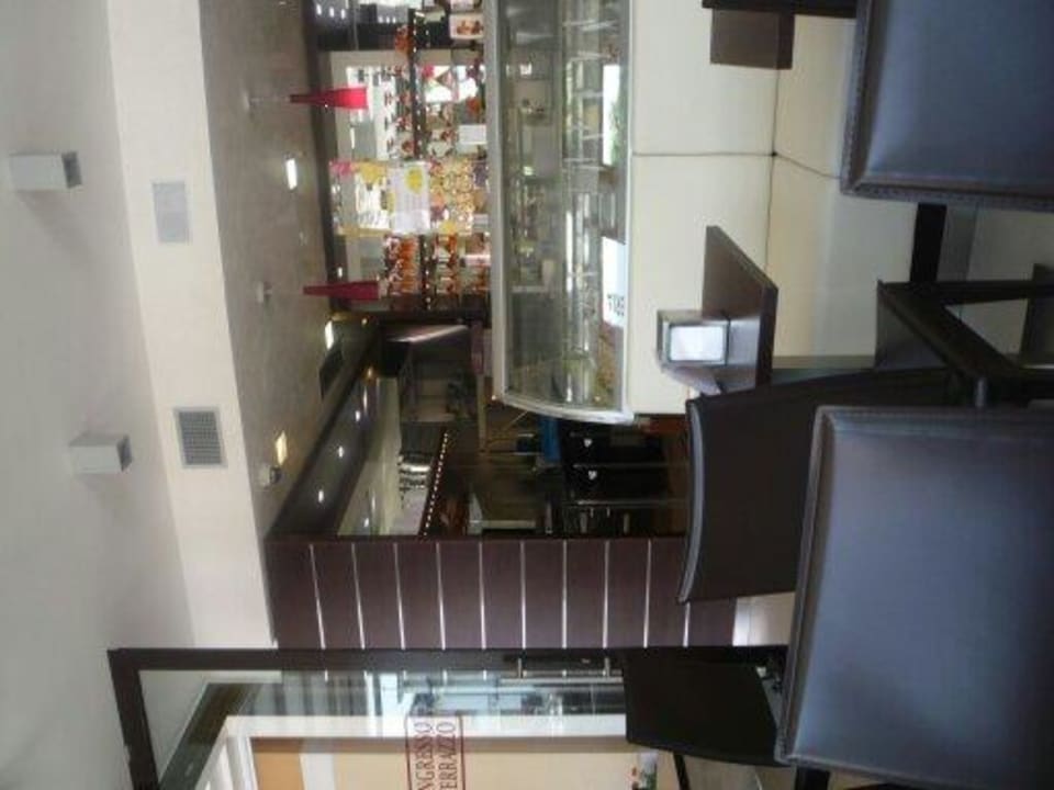 Blick zur Bar Kairos Garda Hotel
