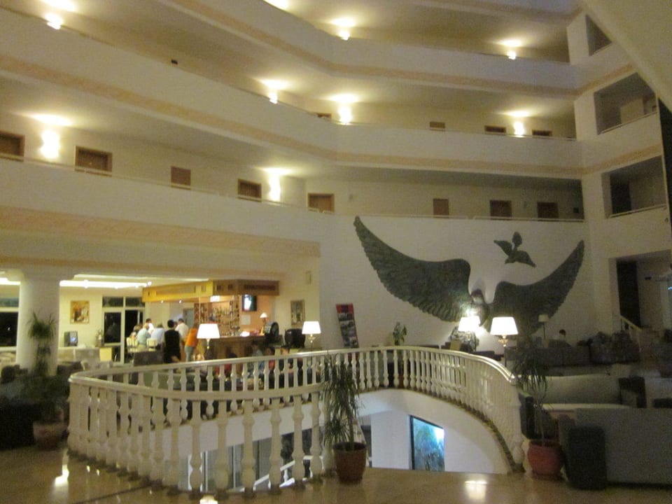 Lobby Ladonia Hotels Adakule