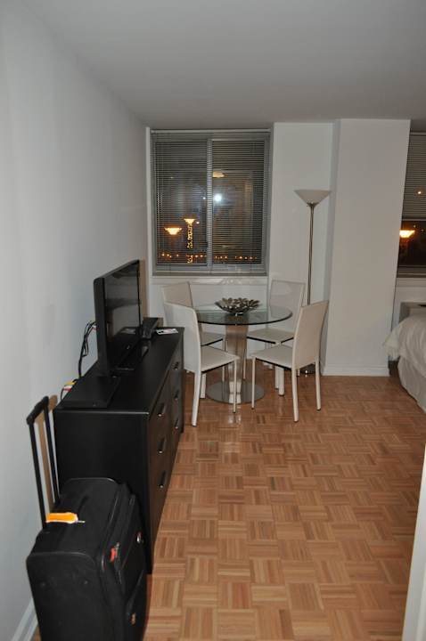 Vom Bad / WC Apartments Sky City - Hudson Crossing