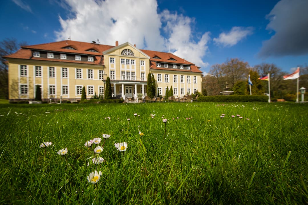 Außenansicht Schloss Wulkow