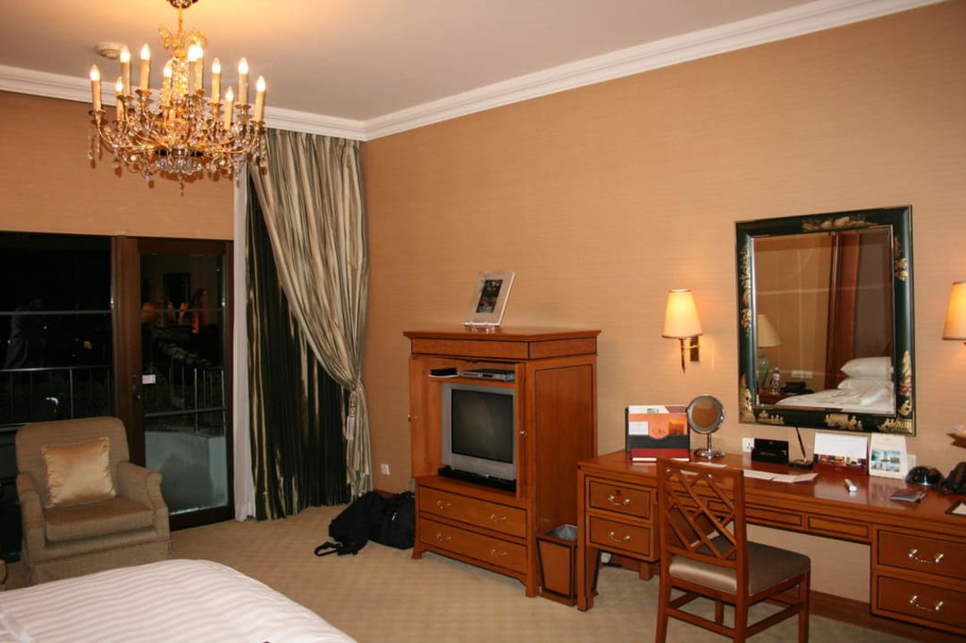 Fernseher mit Schreibtisch Shangri-La Hotel, Bangkok