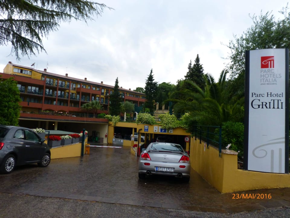 Einfahrt zur Garage Parc Hotel Gritti