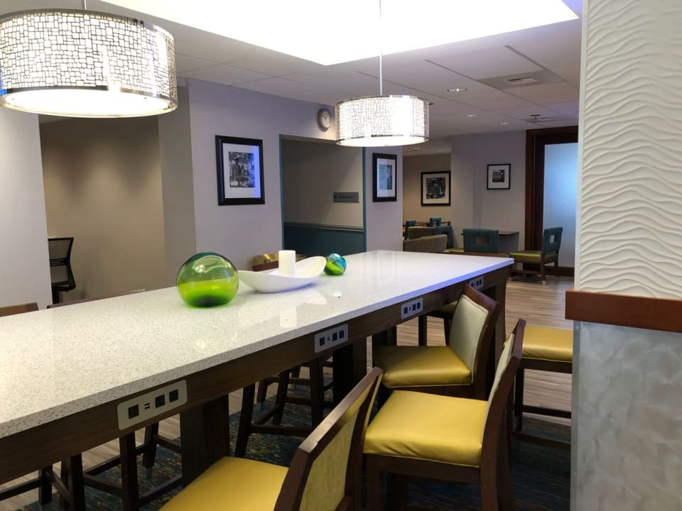 Lobby Hotel Hampton Inn Seattle/Airport