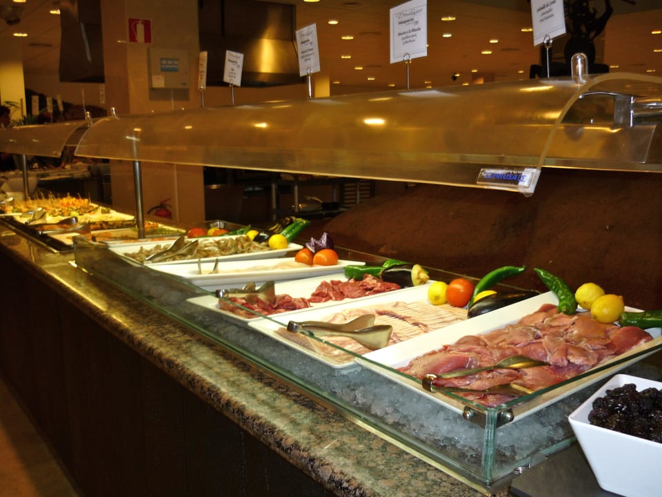  Fleisch- und Fischauswahl zum Braten/Grillen Dreams Lanzarote Playa Dorada Resort & Spa