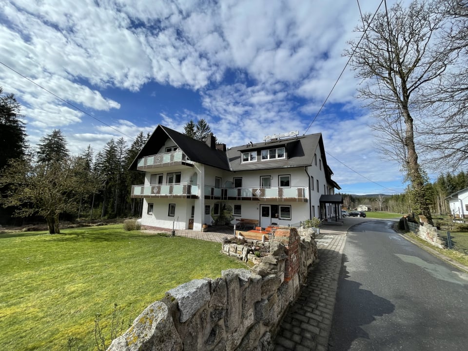 Außenansicht Gasthof Pension Waldfrieden