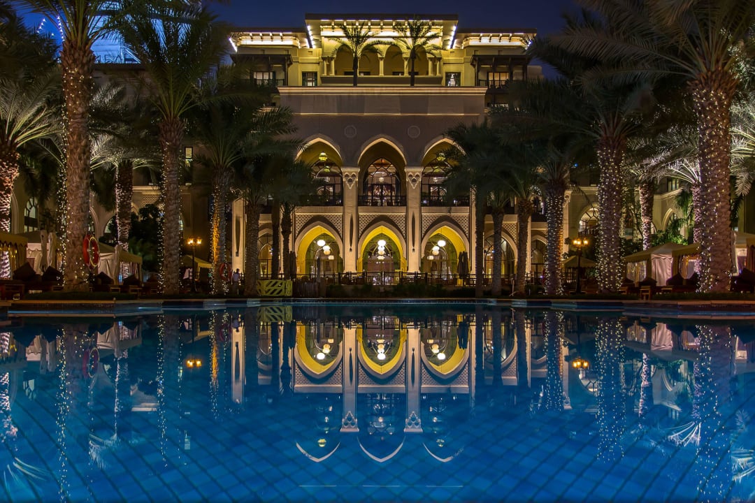 "Blick über Den Pool" Palace Downtown (Dubai) • HolidayCheck (Dubai ...