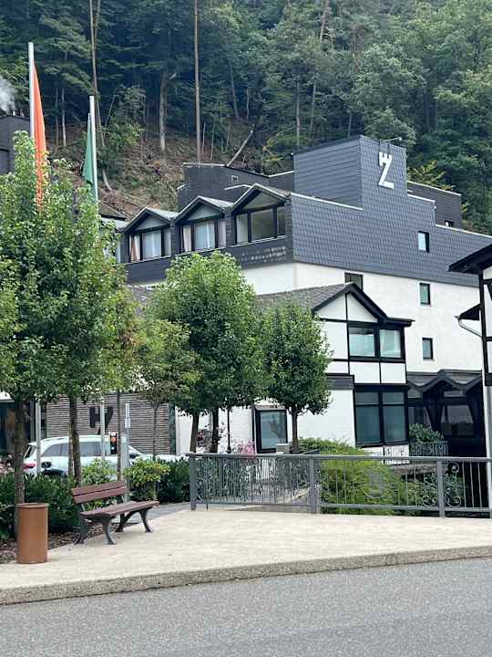 Außenansicht Hotel Zugbrücke Grenzau