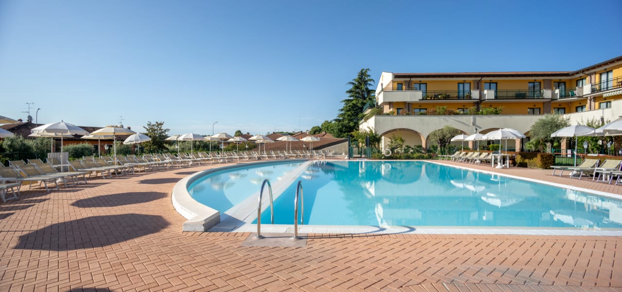 Pool Le Terrazze sul Lago - Hotel & Residence