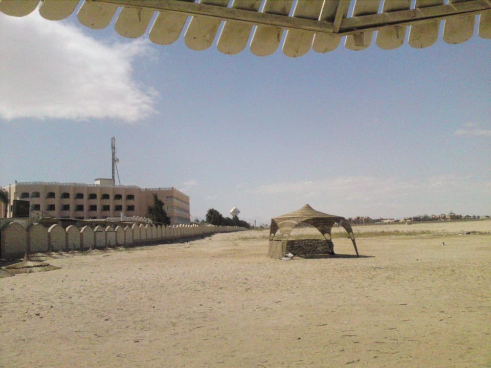 Hinterm Hotel Beach Albatros Resort