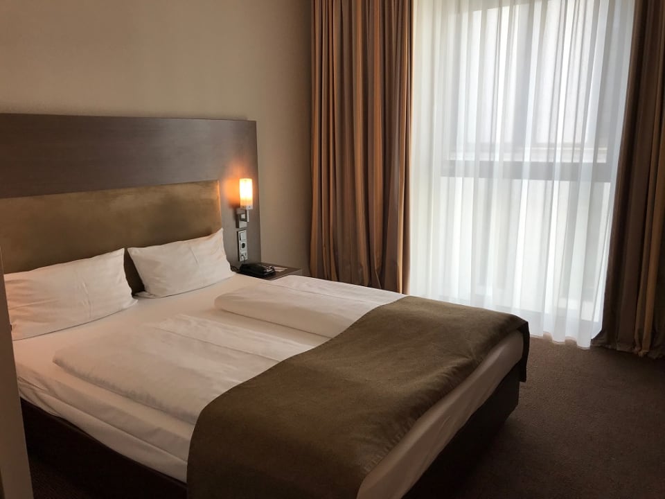 Zimmer IntercityHotel Berlin Hauptbahnhof