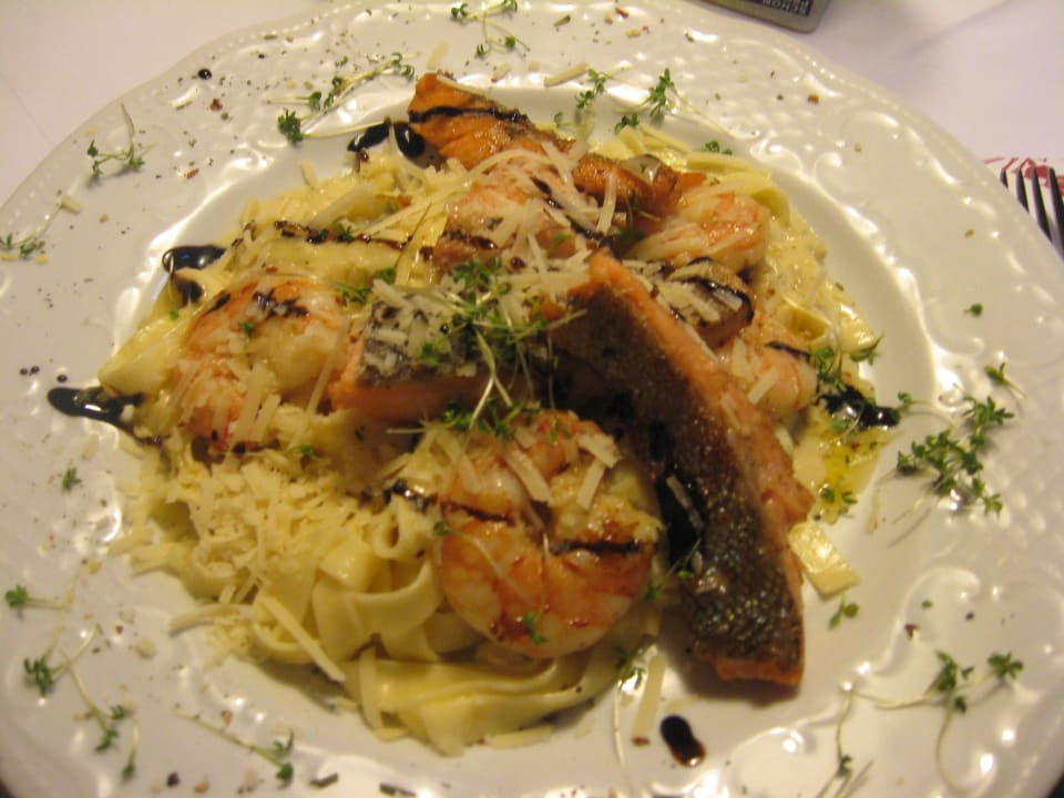 Lecker Hotel Gasthof Kröll