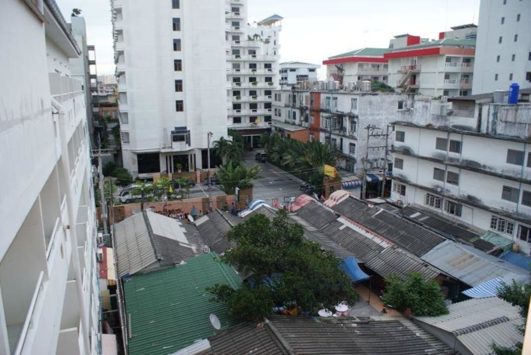 Blick vom Balkon Hotel Eastiny Plaza