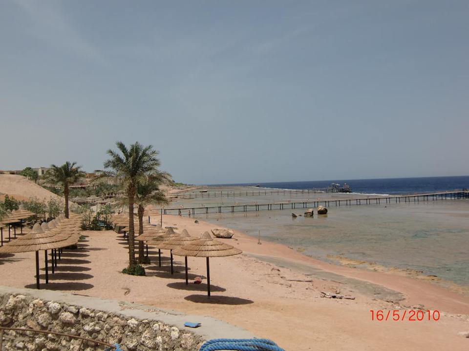 Leerer Hotelstrand Hotel Hauza Beach Resort