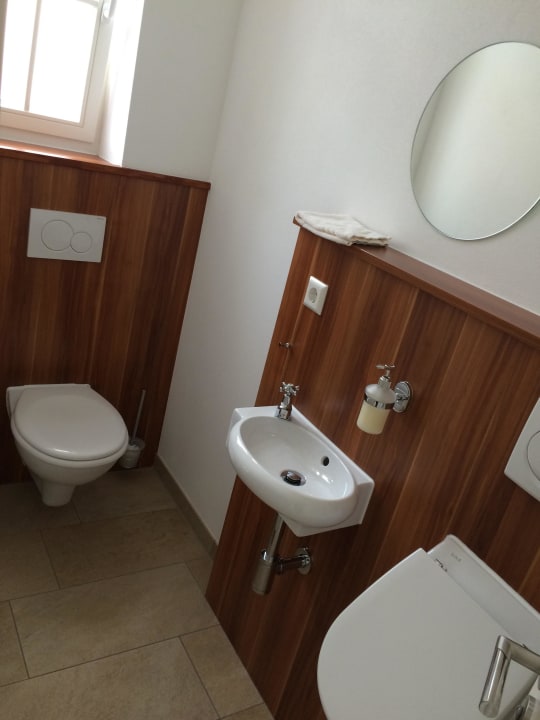 Extra Toilette (getrennt von Bad in Zimmer 4) Unsere Stadtvilla Garni