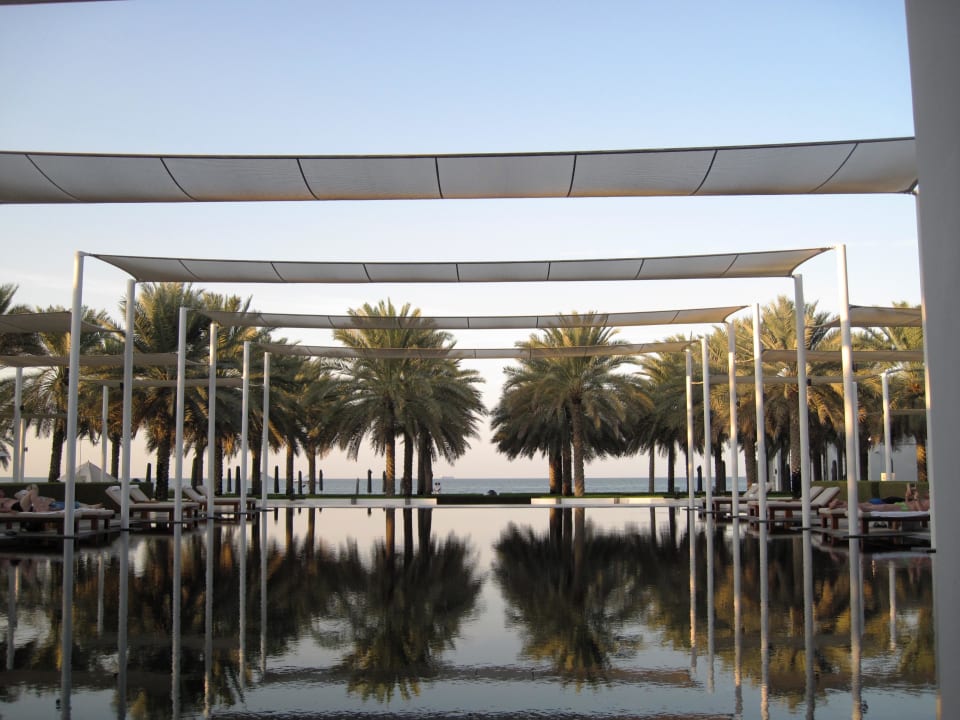 Ein weiterer Pool in der Gartenanlage The Chedi Muscat