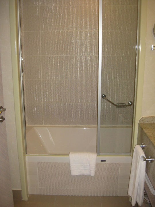 Bad mit großer Duschwanne Royal Alhambra Palace