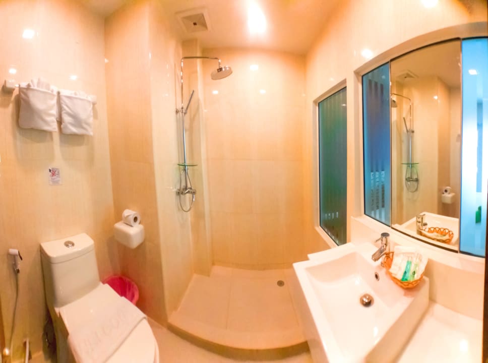 Ensuite Bathroom Hotel Andatel Grandé Patong Phuket
