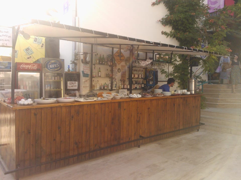 Abends mit Barhockern V-Go's Hotel Guesthouse