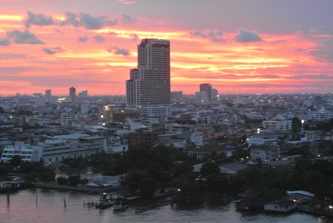 Sonnenuntergang aus der 15.Etage Chatrium Hotel Riverside Bangkok