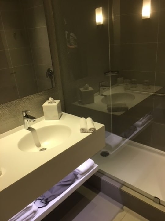 Zimmer Courtyard by Marriott Santiago Las Conde