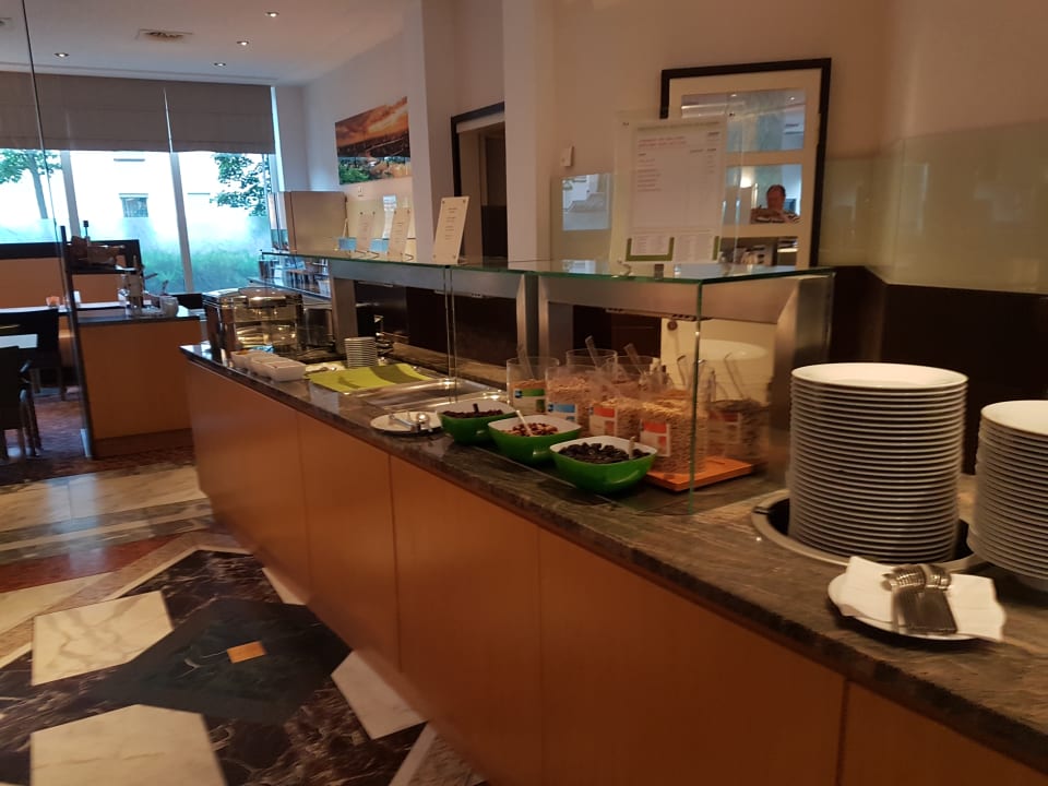 Restaurant Lindner Düsseldorf Airport, part of JdV by Hyatt