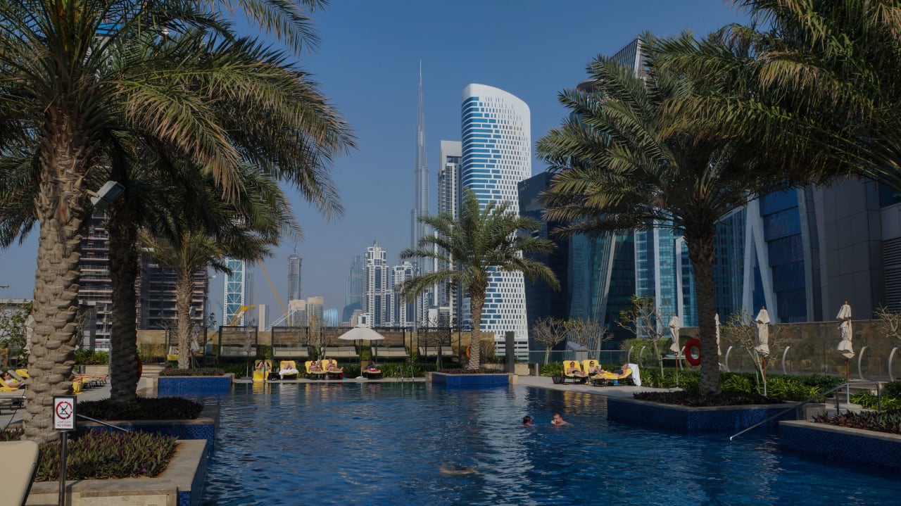 Pool mit Burj Khalifa JW Marriott Marquis Hotel Dubai