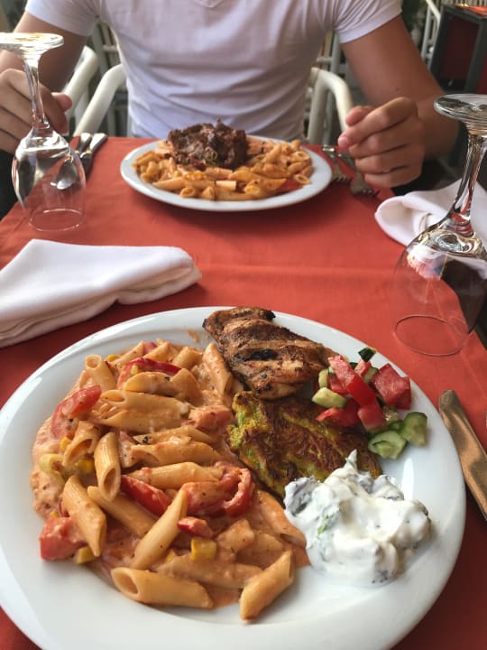 Gastro Royal Taj Mahal Hotel