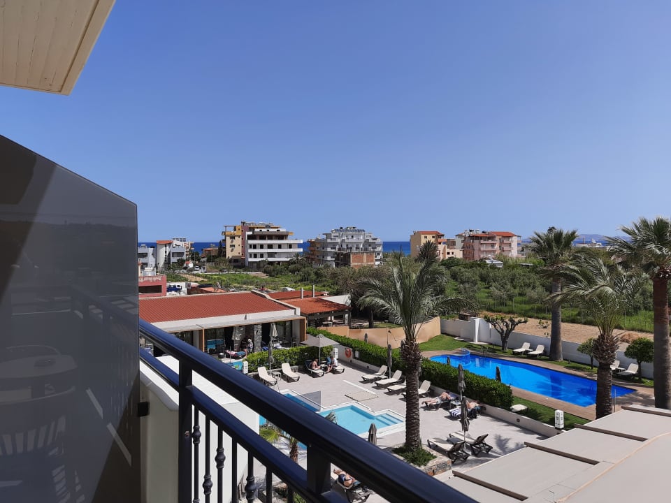 Ausblick Petousis Hotel & Suites