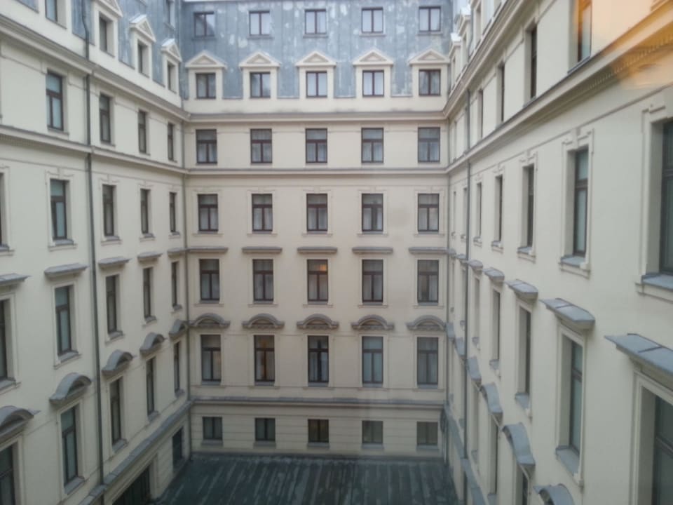 Bristol Suite 408 - Blick in den Innenhof Hotel Bristol, A Luxury Collection Hotel