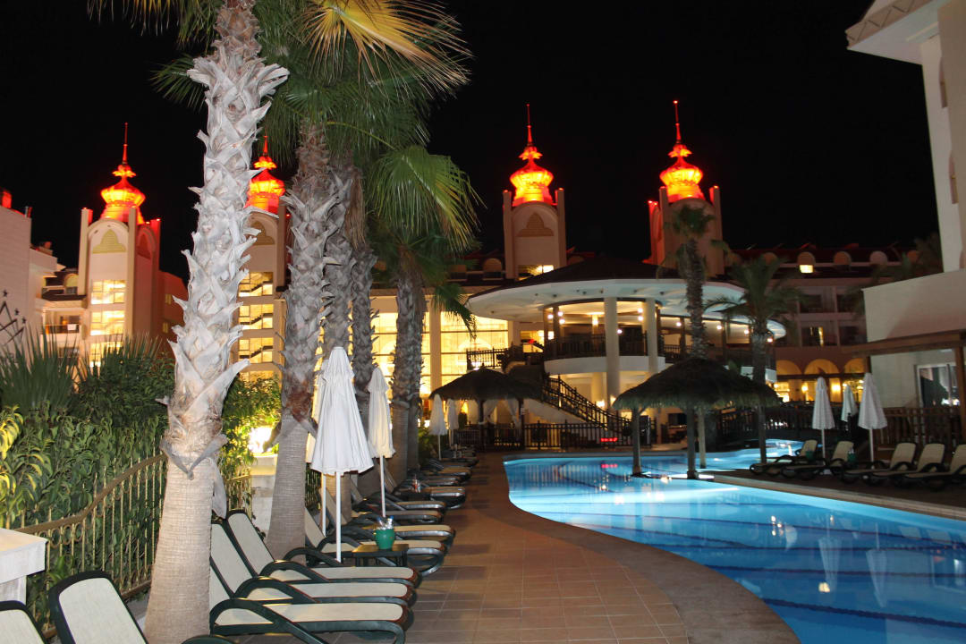 Pool Well Palace Side