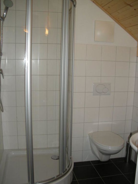 Bad mit Dusche Apartment 2o5