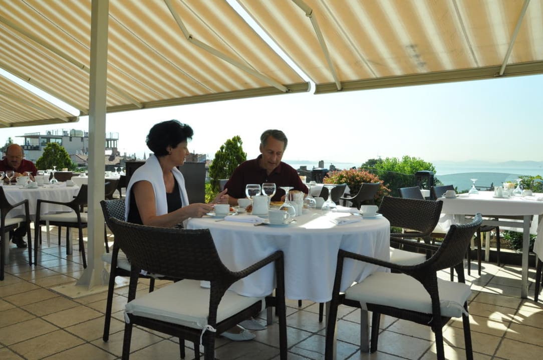 Frühstück auf der Dachterrasse Eresin Hotels Sultanahmet- Boutique Class