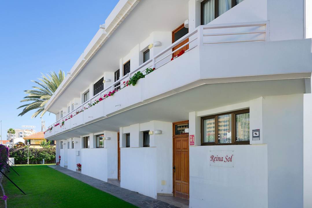 Lobby Salt Apartments Reina Sol