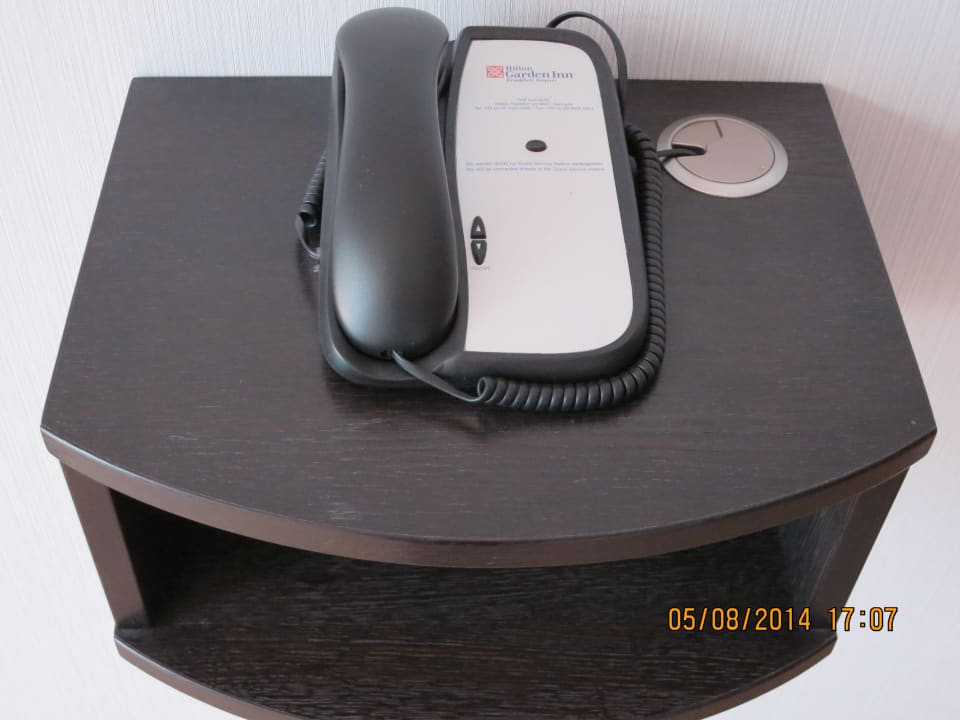 Notruftelefon in der Nähe der Aufzüge Hilton Garden Inn Frankfurt Airport