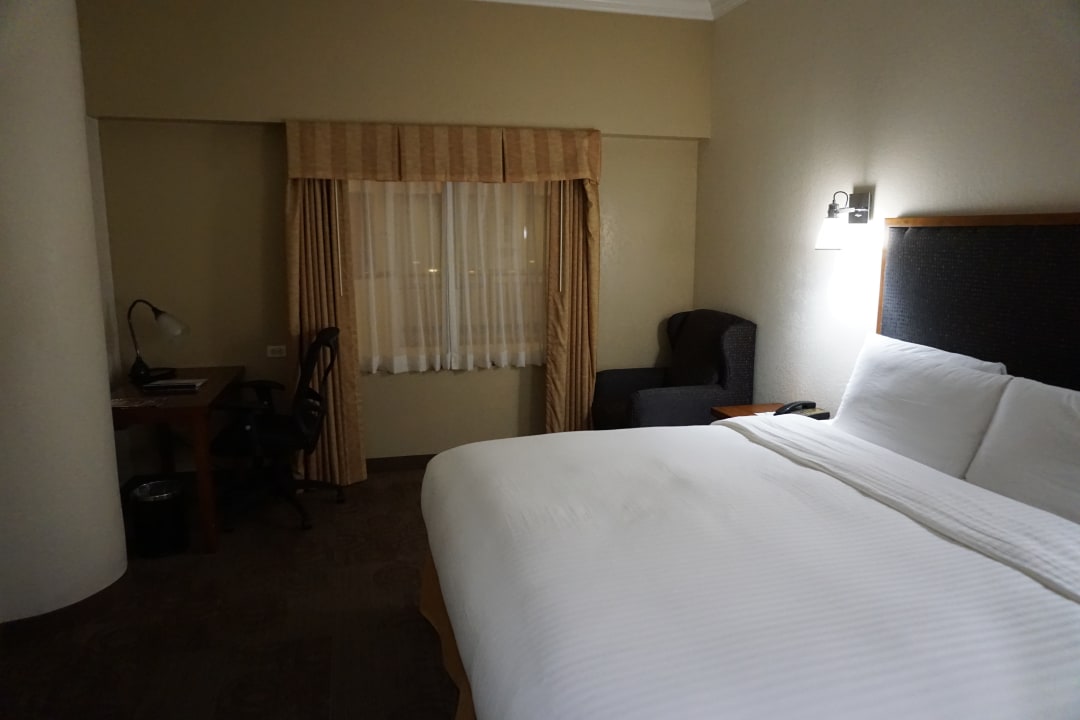 Zimmer Wyndham Garden Baronne Plaza