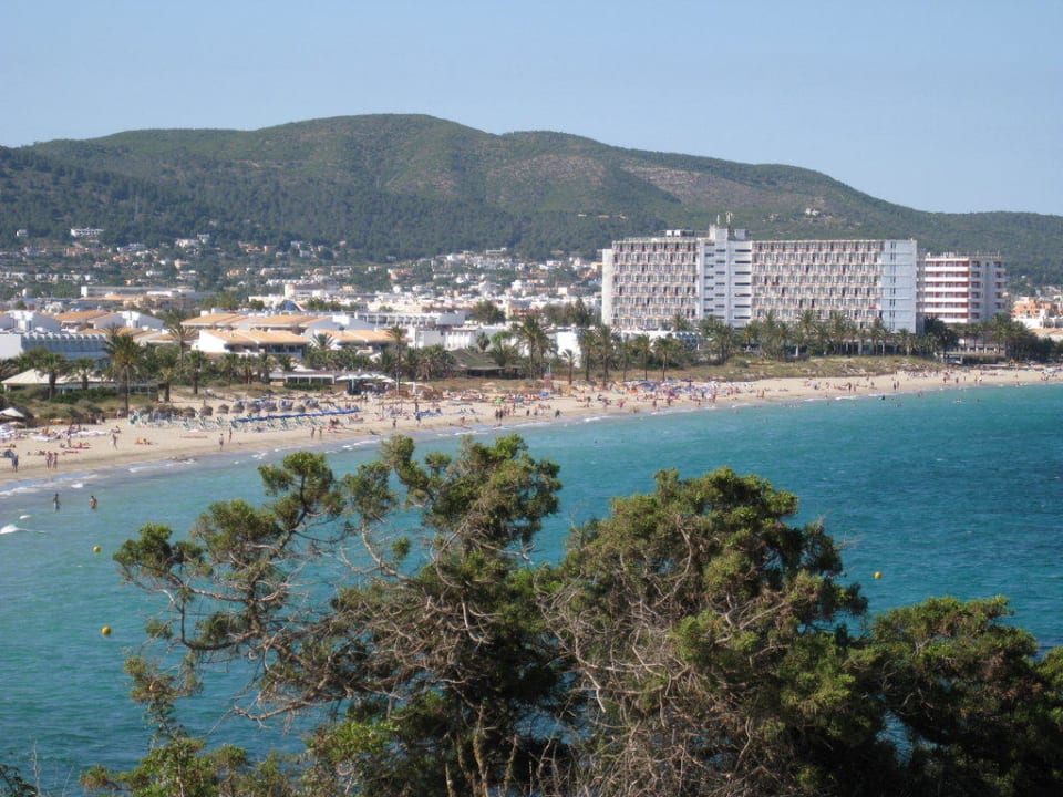 Hotel im Hintergrund Grand Palladium White Island Resort & Spa