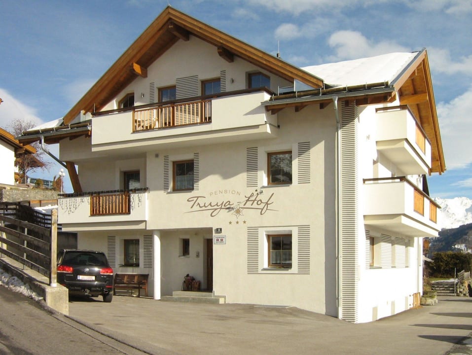 Truya-Hof Vorderansicht Pension Truya-Hof