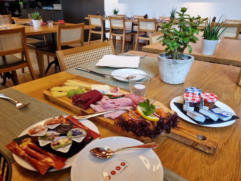 Gastro Riverside Hotel