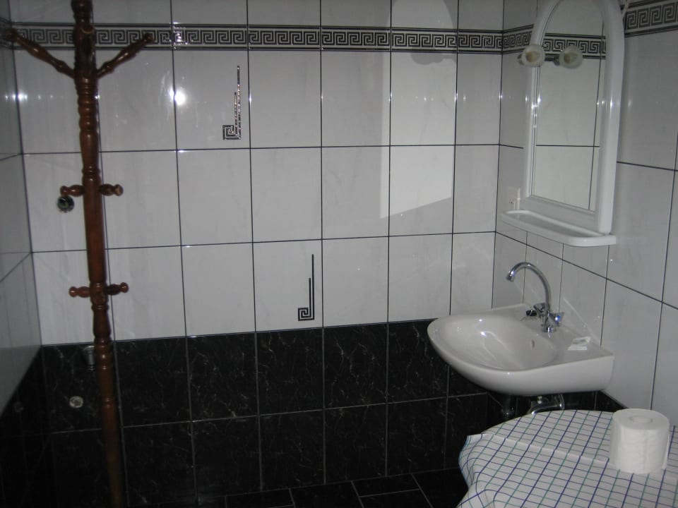 Bad Hotel Golden Sun