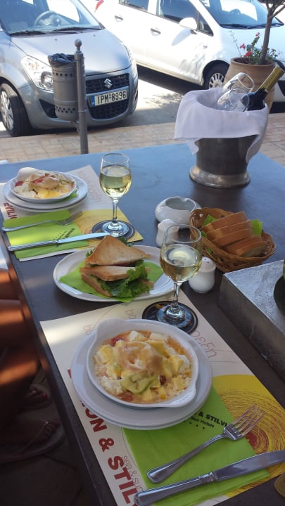 Mittagsessen Evilion Sea & Sun Hotel