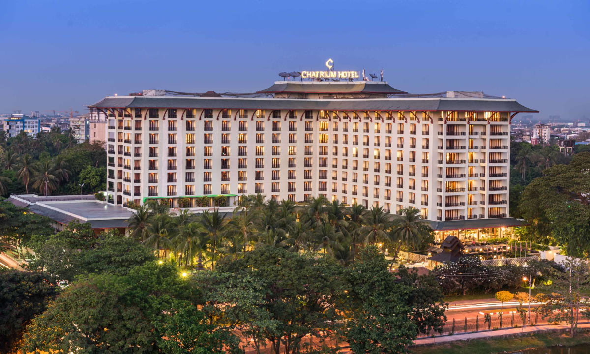 Außenansicht Chatrium Hotel Royal Lake Yangon
