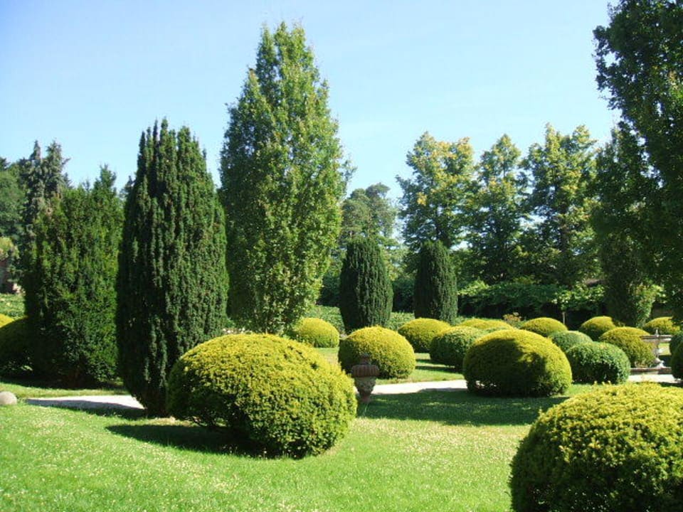 Gepflegter Garten Schlosshotel Kronberg