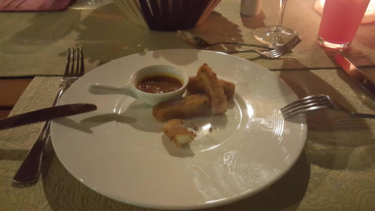 Frittierte Mozzarellasticks beim Italiener Desert Rose