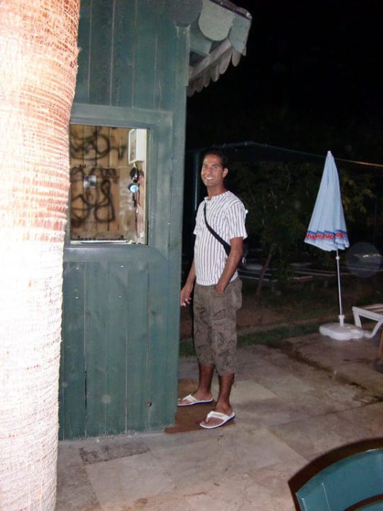 Billy, der boy Royal Atlantis Beach Hotel