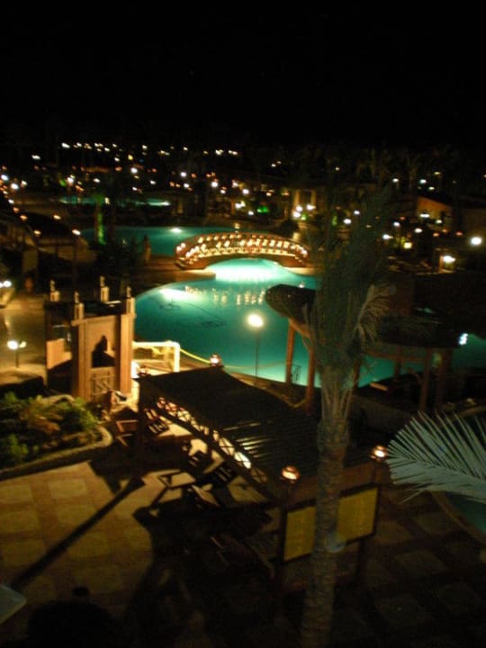 Pool bei Nacht Riviera Aqua Park Resort